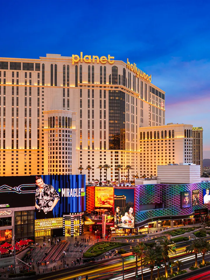 The Strip is for locals too. 👀
Complimentary parking for Vegas locals, plus 25% off part