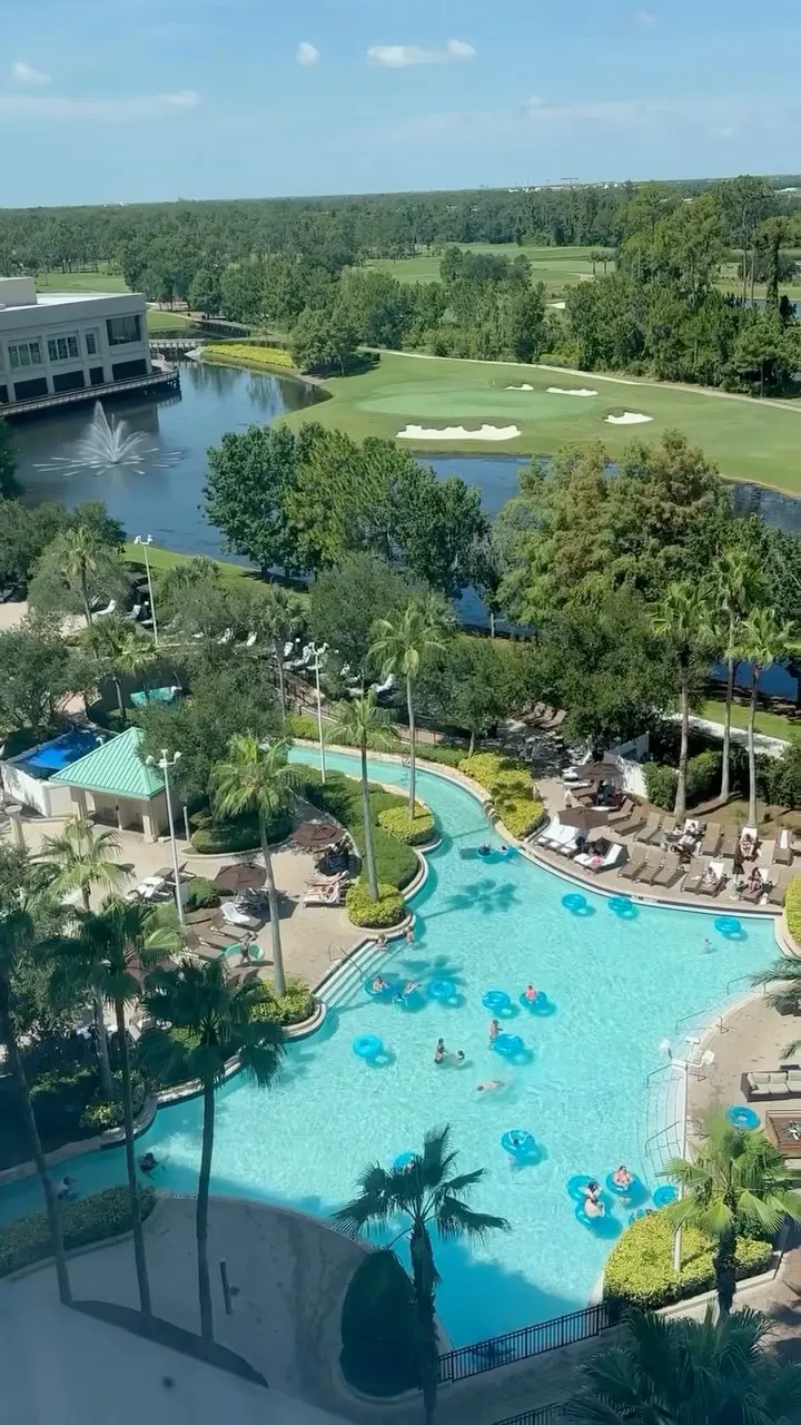 Sunlit afternoons & exceptional moments together🌴 Every stay at Signia Orlando is an invi