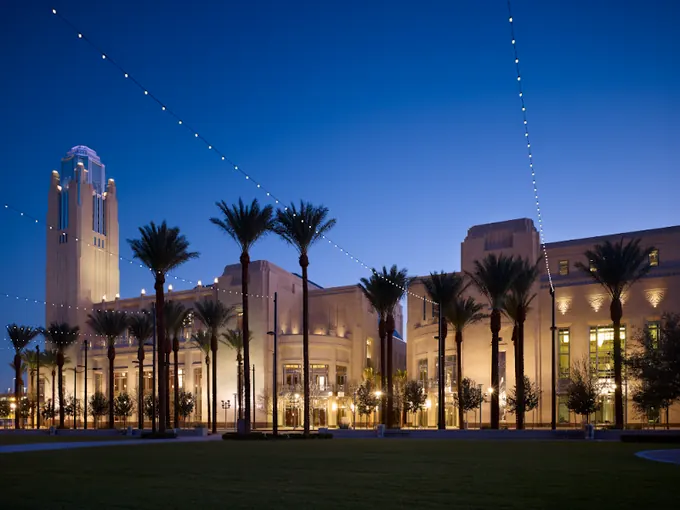 The Smith Center exhibit halls and ballroom capacities