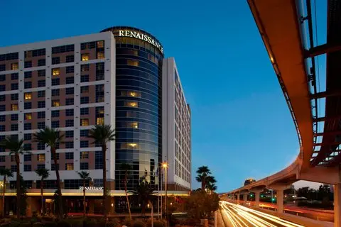 Walkable hotels near AAPEX