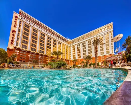 Walkable hotels near Google Cloud Next