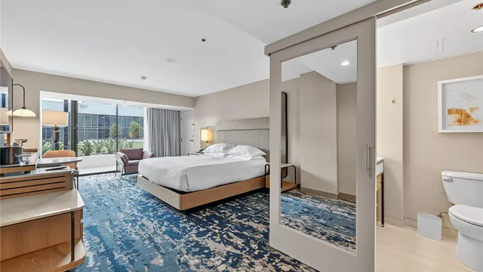 Hilton Anaheim (Adjacent to Anaheim Convention Center)