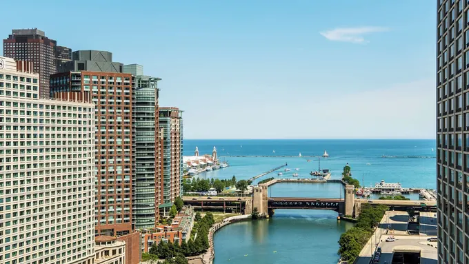 Hyatt Regency Chicago (Downtown Riverwalk)