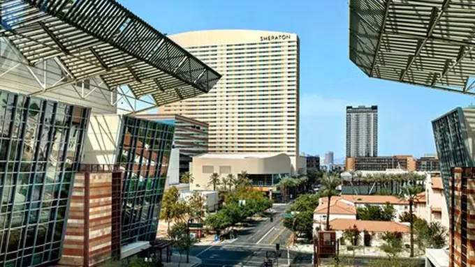 Sheraton Phoenix Downtown Headquarters Hotel