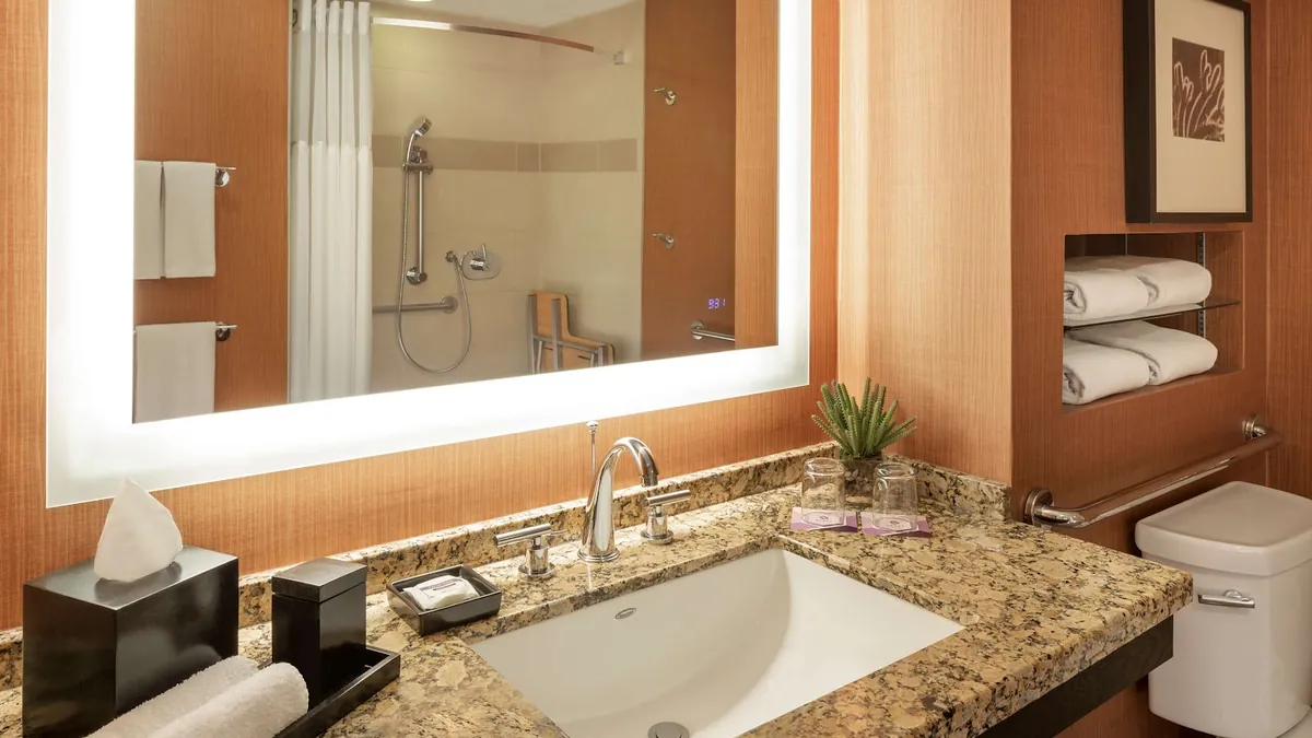 Hyatt Regency Phoenix exhibit halls and ballroom capacities