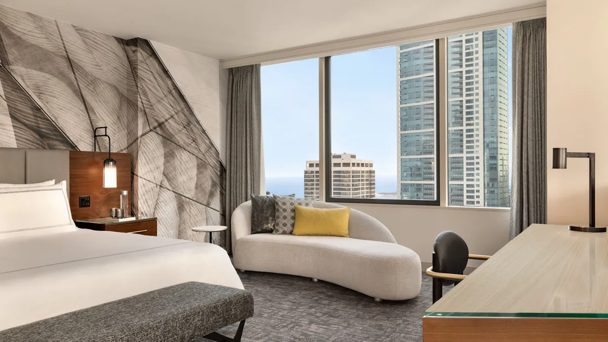 Swissotel Chicago exhibit halls and ballroom capacities